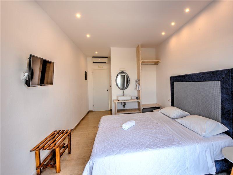 Anamar Santorini 4* Monólithos