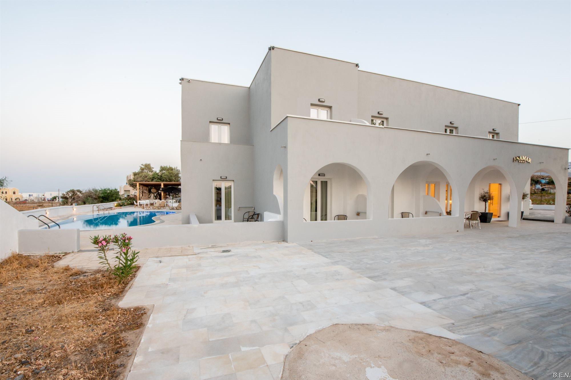 Anamar Santorini Monolithos