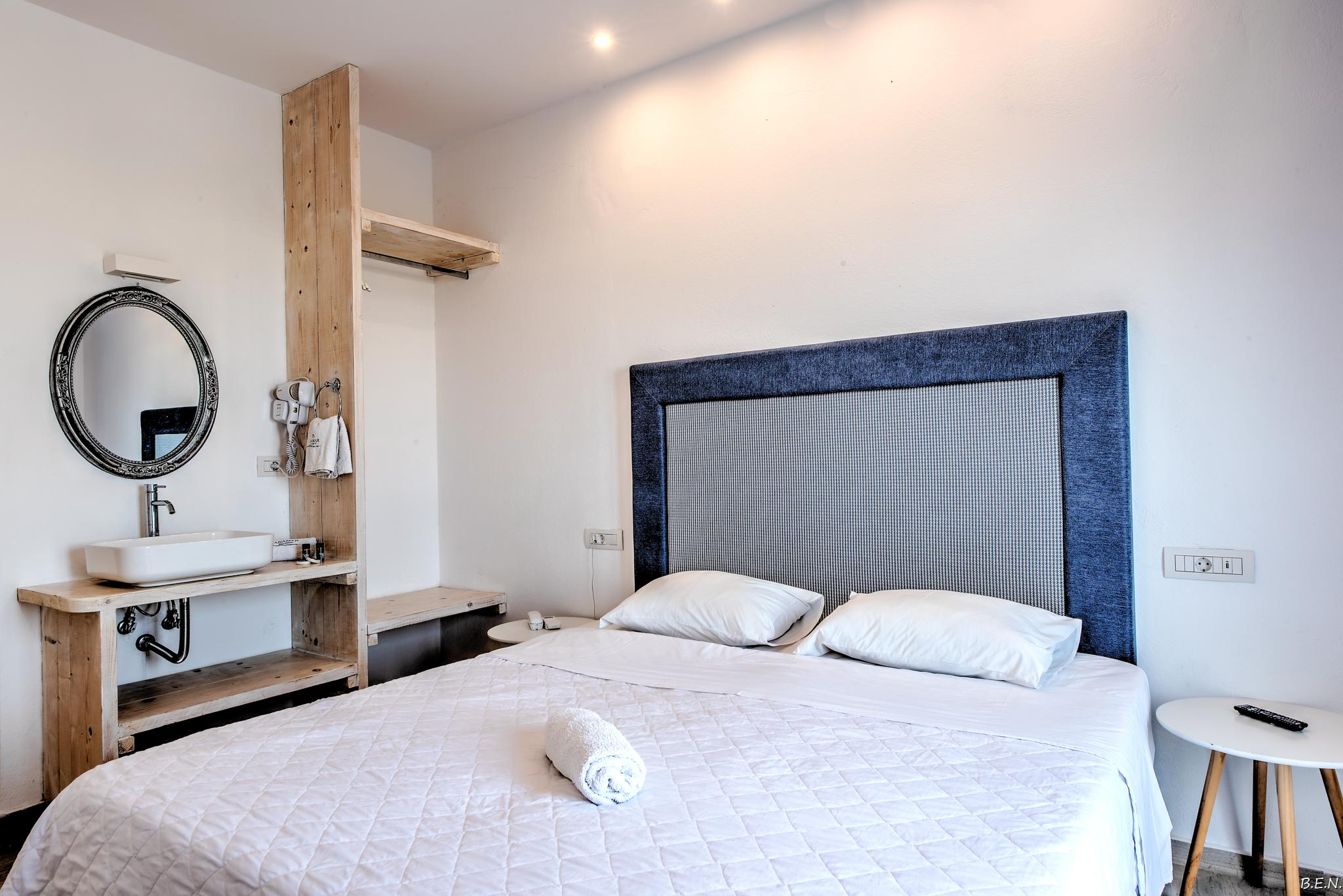 Anamar Santorini Otel Monólithos